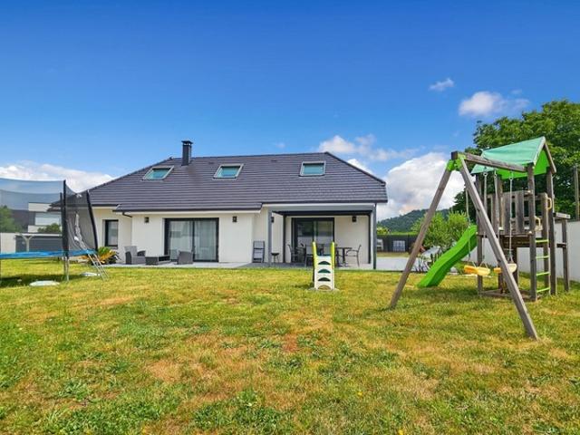 Maison récente à vendre 6 pièces 4 chambres avec double garage et jardin LOUEY 65