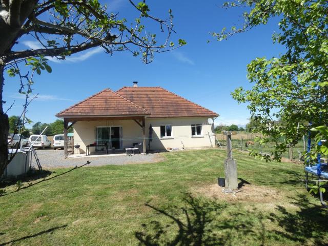 Maison récente au coeur de la campagne Paloise