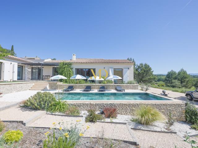 Maison récente avec piscine et vue, proche Gordes et Goult 185m² Saint Pantaléon