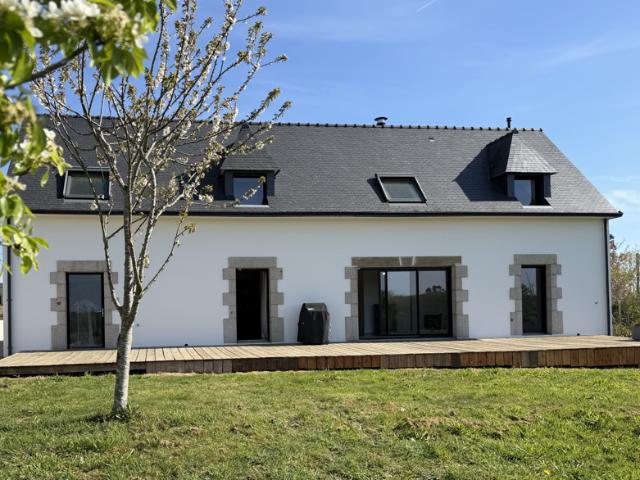 Maison récente de 5 pièces alliant charme et confort Pays