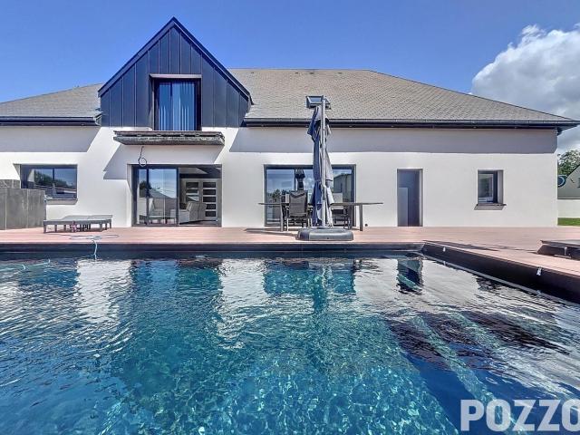 Maison récente de 276 m2 à Coudeville Sur Mer 50290