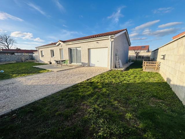 Maison récente de plain pied avec garage – Craintilleux
