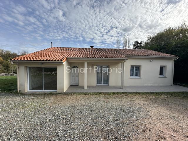 Maison récente de plain pied 108 m2 sur 2 305 m2 de terrain Randan