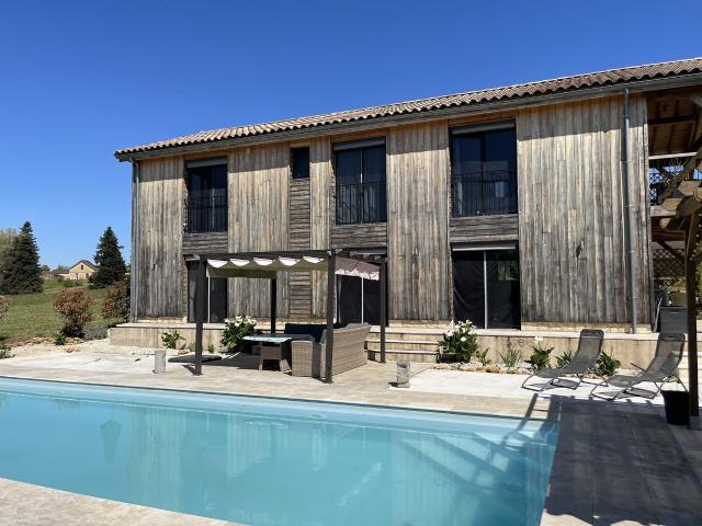Maison récente de style séchoir à tabac, village à pied 182m² Saint Avit Sénieur