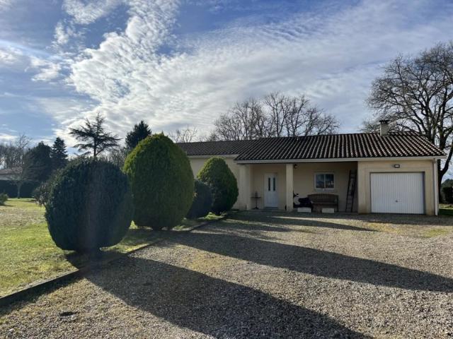 MAISON RECENTE ET SON DOUBLE GARAGE
