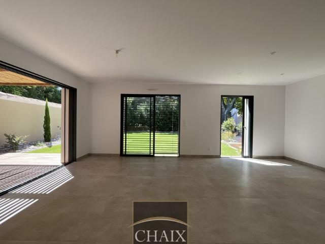 Maison récente Meublée T4 95.20 m2 Eyguières