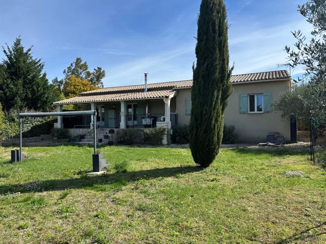 Maison récente de 104 m² sur un terrain de 1 300 m². 100m² Uzès