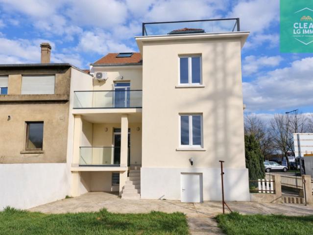Maison rénovée 8 pièces avec jardin à Terville