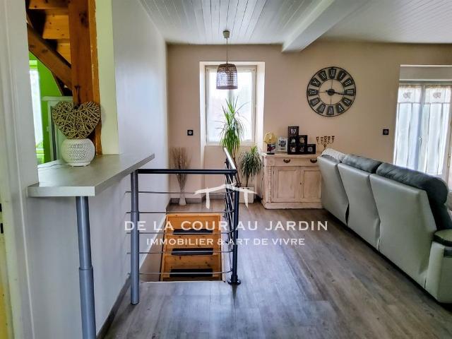 Maison rénovée 120m² 4 ch Tout à pied au calme, Grand Ga. 119m² La Coquille