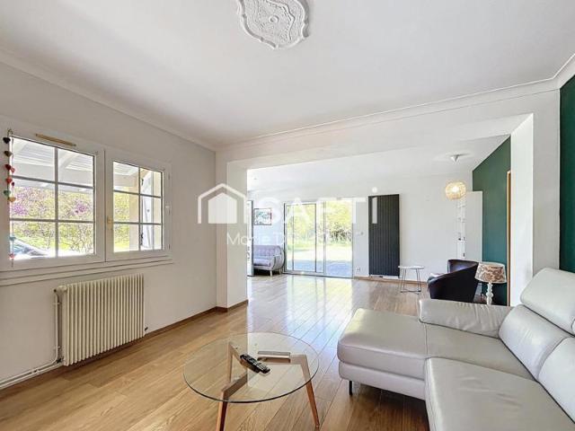 Maison rénovée 160 m², 6 pièces – Terrain 3750 m²
