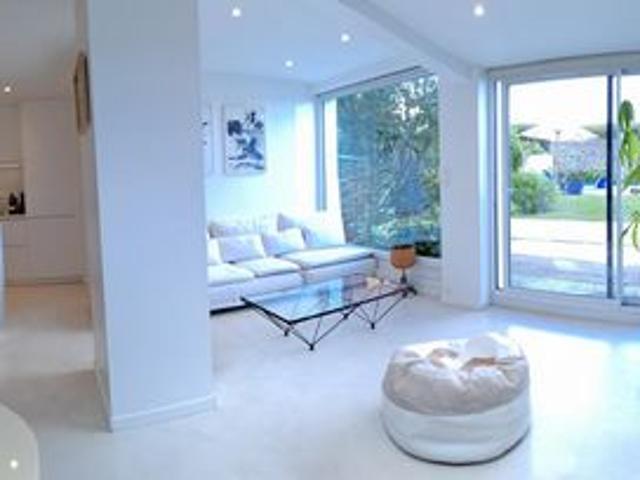 Maison rénovée en bord de mer et proche commerces