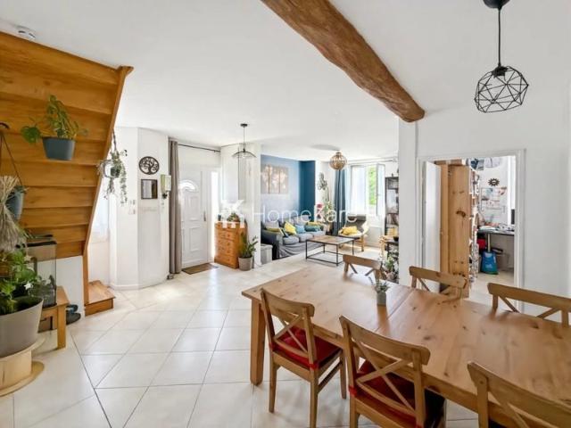 MAISON RÉNOVÉE AU CALME