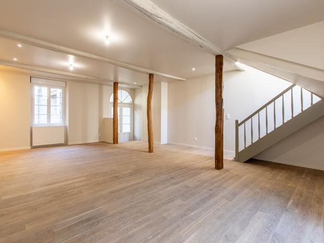 RARE EN CENTRE VILLE ? MAISON RENOVEE AVEC TERRASSE INTIME