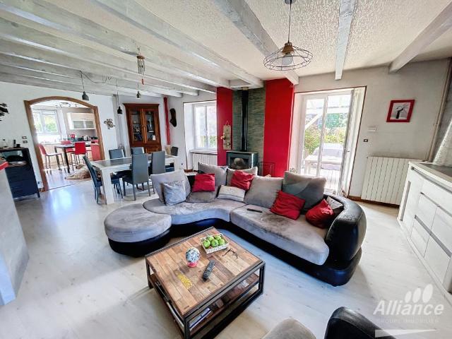 Maison rénovée avec jardin, terrasse et appartement indépend