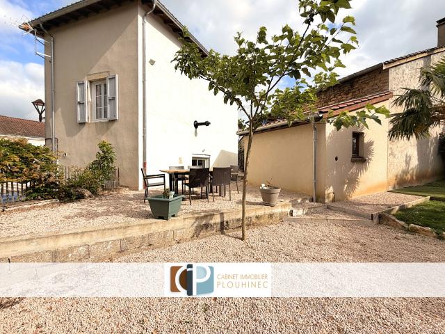 Maison rénovée avec jardin et terrasse à Péronne