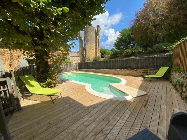 Propriété de caractère restaurée avec piscine chauffée, idéale chambres d’hôtes – Sainte Alvère