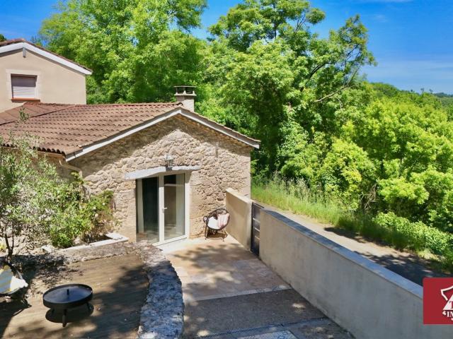 Maison rénovée avec piscine et dépendance. 136m² Frespech