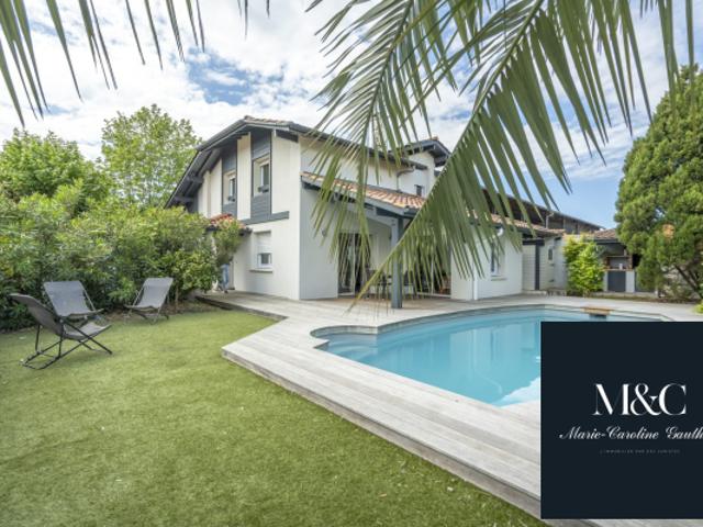 Maison rénovée avec piscine quartier Chassin