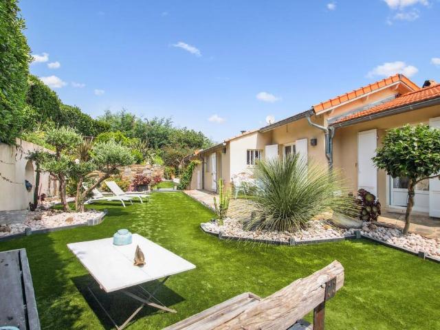 Maison rénovée avec studio indépendant et jardin méditerranéen