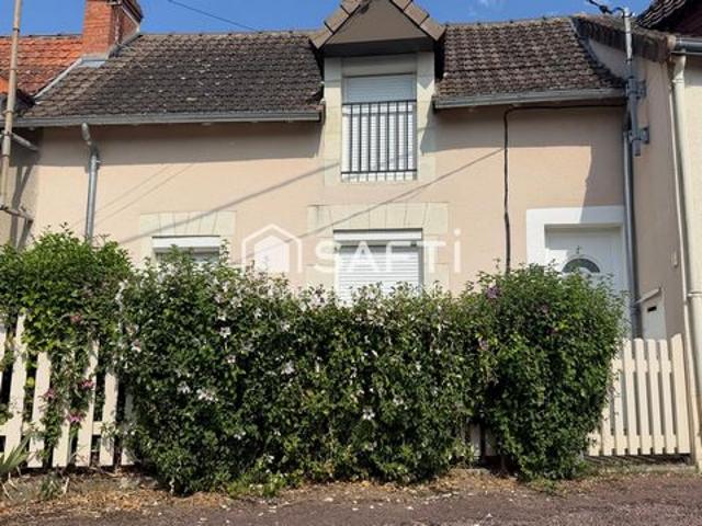 Maison rénovée avec terrain sans vis à vis dans le centre de DANGE SAINT ROMAIN Ideal investisseur