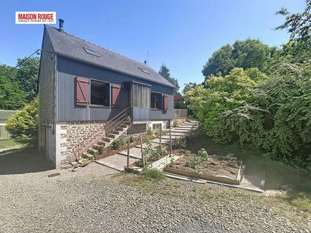 Maison rénovée avec 2 hectares de terrain et bois à Saint Marcan