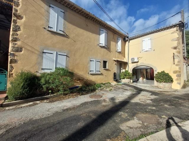 Maison rénovée avec 3 garages en entrée de Cévennes 94m² Saint Ambroix