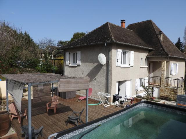 Maison rénovée avec 4 chambres