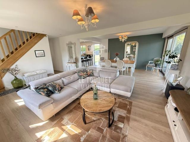 Maison rénovée avec 4 chambres sur sous sol total