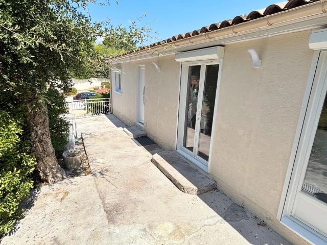 Maison rénovée dans un domaine sécurisé