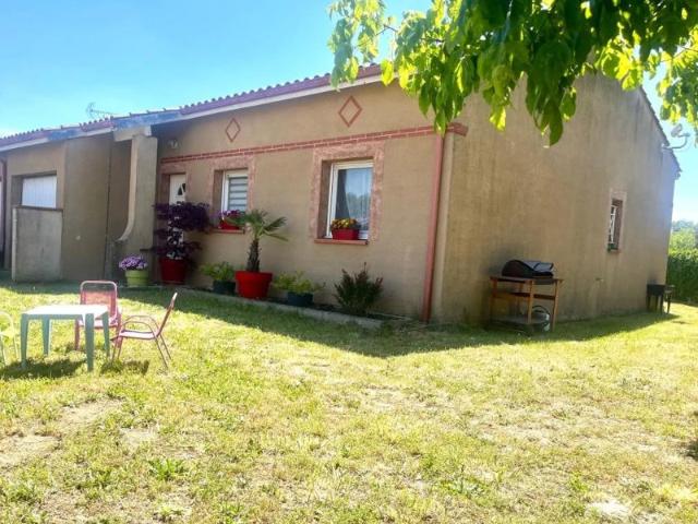 Maison rénovée de 86 m² avec garage et jardin. FONSORBES