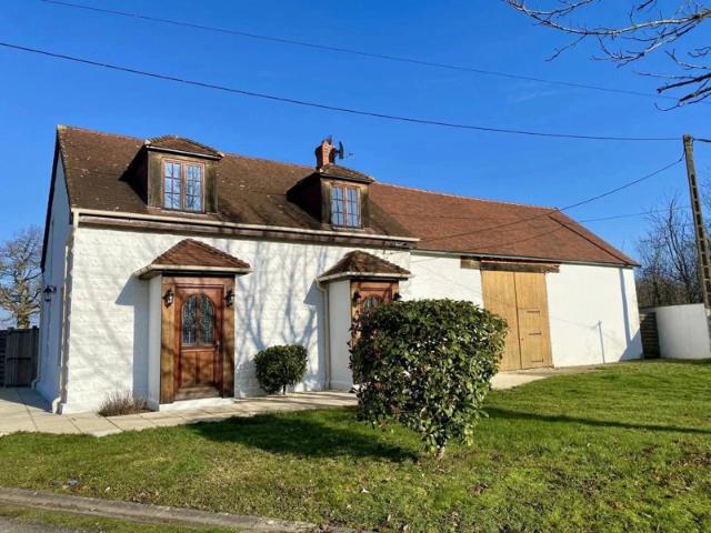 Maison rénovée de 3 chambres à vendre à Coulonges Vienne