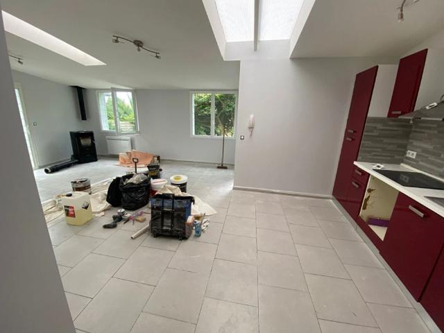MAISON RENOVEE DE TYPE F5 A LOUER SUR CHERBOURG PROCHE DE L'HYPER CENTRE AVEC JARDIN