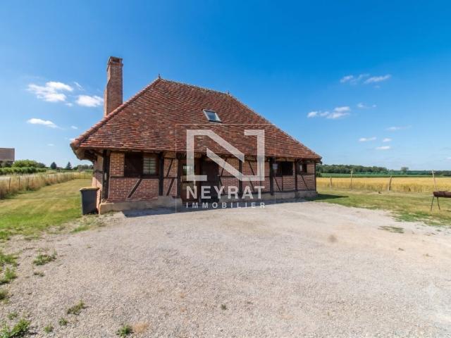 Maison rénovée DPE B – 2 chambres – Terrain clos de 2 462 m² – Saint Martin en Bresse