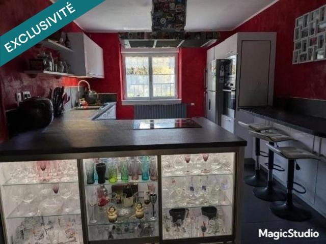 Maison rénovée en pierre 4 chambres, grande pièce a vivre avec cuisine ouverte avec terrain – à ARBOIS Jura