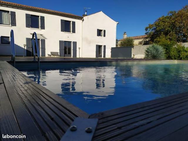 Maison restaurée avec piscine