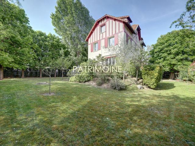 Maison Rueil Malmaison 7 pièce s 220 m2 220m² Rueil Malmaison