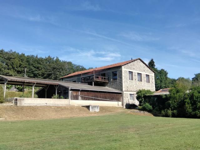 Maison Rustique Restaurée, 4 Chambres, 2,5ha, Vue, Dépendanc. 260m² Lessac