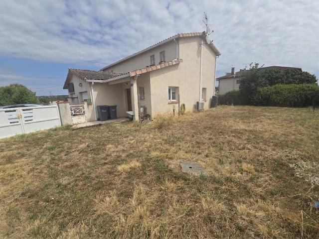 Maison T3 à Saint Sauveur avec garage et jardin !