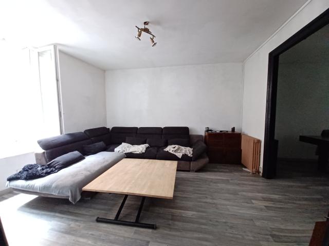 maison T3 avec garage et cour