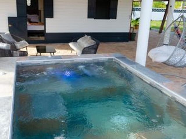 Maison T3 avec grande terrasse et vaste terrain clos