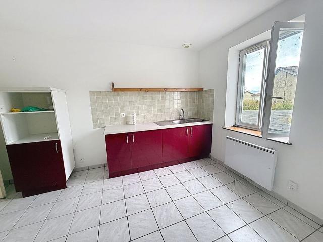 Maison T3 LES EPARRES à louer
