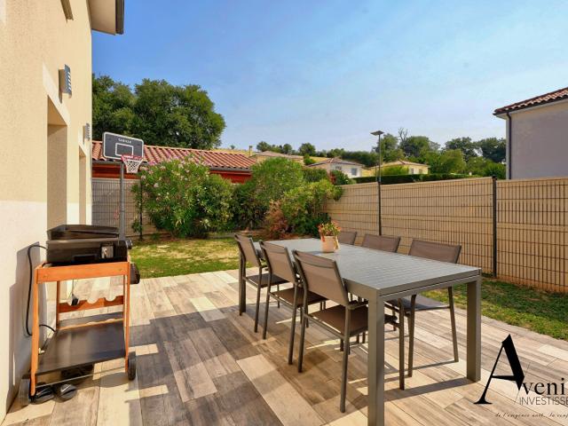 Maison T4 82m2 rez de jardin 3 chambres 2 sdb Jardin 80m2 Garage et parking à Toussieu Toussieu