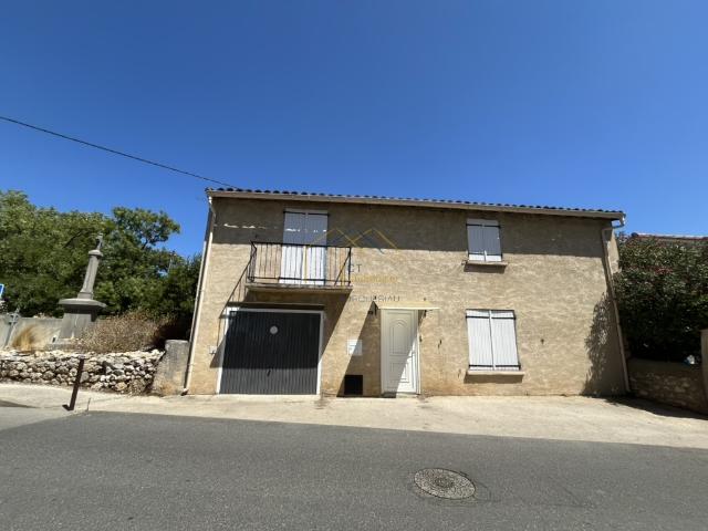 MAISON T4 A MONTPEYROUX A LOUER