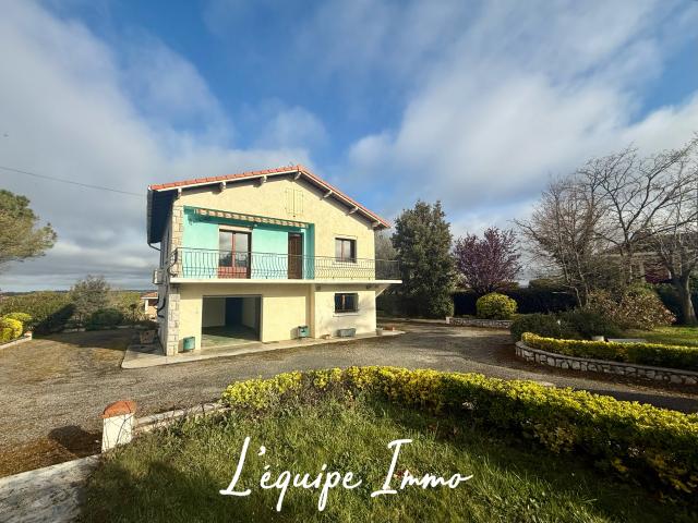 MAISON T4 A RÉNOVER AVEC GRAND TERRAIN ET GARAGE