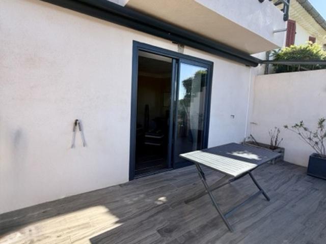 MAISON T4 AVEC TERRASSE ET JARDIN A VENDRE SUR EGUILLES