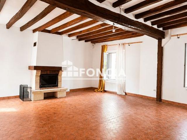 Maison T4 avec terrasse, garage et beau potentiel – Proche du centre ville de Château Thierry