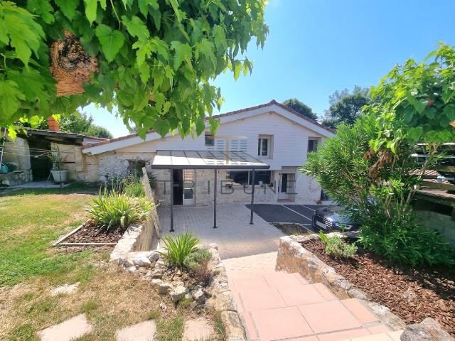 Maison T4 avec garage, piscine et dépendance T3