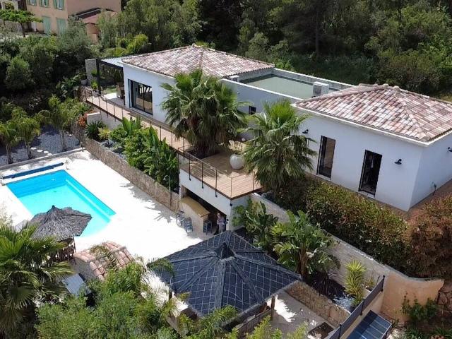 Maison T4 avec piscine, cuisine d'été et garage