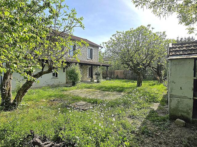 Maison T4, beau potentiel idéalement située à Gailac