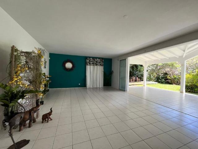 Maison T4 GOYAVE à louer
